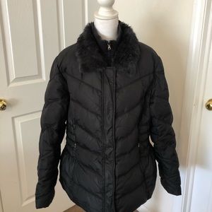 Oscar de la Renta Black Puffer Jacket with Fur Collar